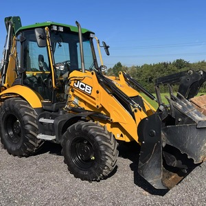 Chargeuse-pelleteuse JCB 3CX, machine de construction robuste prête à être expédiée, avec moteur diesel puissant, système de transmission 4x4, achetez maintenant - Product Image 4