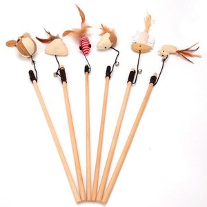 คันเบ็ดตกปลาของเล่นแมวด้ามจับไม้ทนทานมีดีไซน์ปลาเหมือนจริง - Product Image 6