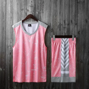 Une usine bon marché produit du tissu en polyester, sublimation, séchage rapide, combinaison d'entraînement de basket-ball respirante et ensemble de basket-ball - Product Image 1