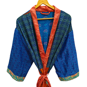 ชุดคลุมอาบน้ำผ้าไหมส่าหรีรีไซเคิลชุดคลุมยาวชุดคลุมสำหรับกลางคืนชุดกิโมโนผ้าไหมส่าหรีแบบรีไซเคิลลายดอกไม้สไตล์วินเทจ - Product Image 1