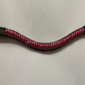 Bande de front de cheval en cuir noir de la plus haute qualité avec 3 rangées de perles roses de luxe et de cristaux décoration bande de front Bling - Product Image 3