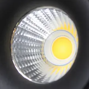 Projecteur LED Moderne QuestIllume 1W, Lumière Blanche Chaude 3000K, Certifié SAA/RoHS/ETL, en Aluminium pour Usage Extérieur Hôtelier, IP44/IP67 - Product Image 1