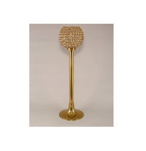 Grand candélabre en métal fini brillant avec 5 votives en cristal Candélabre en aluminium plaqué argent au design élégant à vendre - Product Image 3