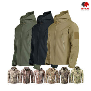 Veste Softshell sur mesure pour homme, fermeture éclair, tissu confortable et respirant avec logo personnalisé - Product Image 1