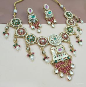 ENSEMBLE DE BIJOUX INDIENS TRADITIONNELS ET À LA MODE EN CUIVRE ENSEMBLE DE BIJOUX DE MARIAGE POUR FEMMES BOUCLES D'OREILLES ET COLLIER - Product Image 1