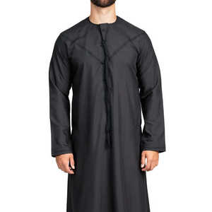 Noir teint O cou hommes Thobes Polyester vêtements islamiques musulman arabe hommes Thobes personnalisé brillant Polyester gland vers le haut élégant Thobe - Product Image 4