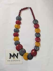 Exporte des colliers en résine faits à la main de qualité Style classique pour les fêtes de mariage à la mode - Product Image 6