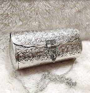 Sac en métal de qualité supérieure pour femmes, élégant pour les soirées, les mariages, pochette décorée de pierres, sac à main, qualité d'exportation en gros - Product Image 1