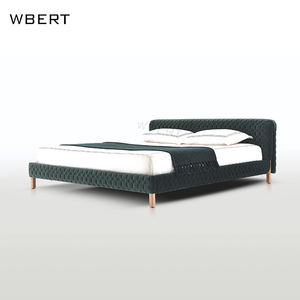 WBERT Lit moderne de style italien en tissu velours vert soie rembourré Lits design de luxe en bois massif avec pieds en bois massif - Product Image 2