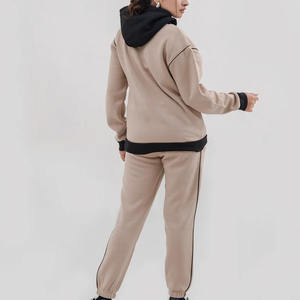 ชุดเซ็ตเสื้อฮู้ดและกางเกงวอร์มผ้าฟลีซสำหรับผู้หญิง สไตล์สตรีทแวร์ฤดูหนาว พร้อมโลโก้สั่งทำ ผ้าฝ้าย 100% - Product Image 2