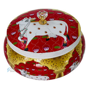 Pichwai Design Impreso Metal 6 pulgadas Fruta seca Olla/Tarro Caja Tapa Almacenamiento dividido para cocina Comida Devolver Regalo Cada ocasión - Product Image 3