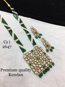 Ensemble de bijoux en mosaïque Kundan gracieux superbe collier de mariée avec paire de boucles d'oreilles pour les fêtes et les grands mariages - Product Image 3