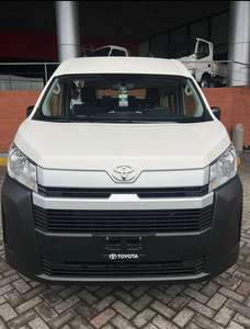 TOYOTA HIACE BUS SUPER PROPRE PARFAIT ÉTAT - Product Image 2