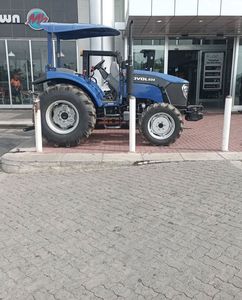 Tracteur agricole 4x4 80HP 100HP avec chargeur frontal et tondeuse à gazon pour usage agricole et de jardin - Product Image 5