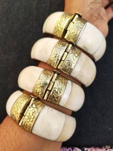 Hermoso brazalete de hueso con estilo hecho a mano con pulsera de latón y hueso y la mejor calidad de uso para mujeres de artesanía hecha a mano - Product Image 5