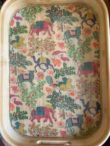 Plateau de service artisanal en bois Art Déco avec travail Meena, forme personnalisée pour la maison, la cuisine, la table à manger, utilitaire décoratif - Product Image 2