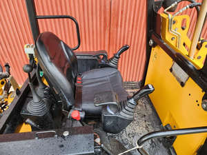 Chargeuse sur pneus JCB 1CX d'occasion et chargeuse frontale agricole 3,16 tonnes avec moteur, boîte de vitesses - Product Image 4