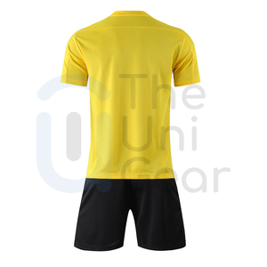 Conjuntos de uniformes de fútbol personalizados para jóvenes y niños de alta calidad, impresión por sublimación, nombre, número, logotipo del equipo, ropa de fútbol superior hecha en Pakistán - Product Image 3