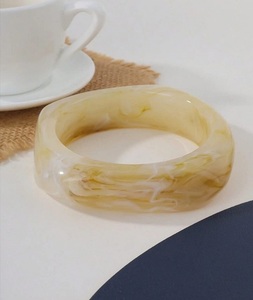 กำไลข้อมือสไตล์โบฮีเมียนสุดฮิตลูกปัดเรซินสีซ้อนกันสีทอง - Product Image 5