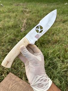 Couteau de chasse EDC en acier Damas fait main, lame forgée à bord droit, manche en os de chameau de 8 pouces, haute durabilité, garantie de 3 ans - Product Image 3