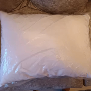 Almohada de algodón de lujo para una experiencia de sueño profundo Ideal para adultos, adolescentes y todos los que duermen - Product Image 1