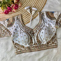 Robe de mariée luxueuse en soie chemisier de style dos-ouvert avec travail de séquence de broderie lourde Design magnifique pour les mariages
