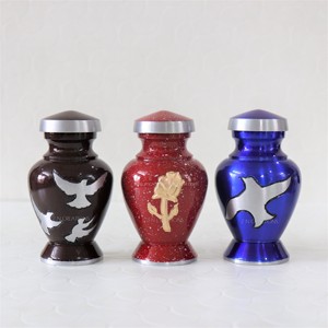 Fabricante de pequeñas urnas de cremación, urnas de latón de pájaro grabadas en azul de recuerdo para cenizas humanas, suministros funerarios, urnas de cremación - Product Image 6