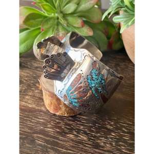 Brazalete de Plata de Ley con Turquesa y Coral, Hecho a Mano en Navajo, Estilo Vintage, Inspirado en un Reloj - Product Image 4