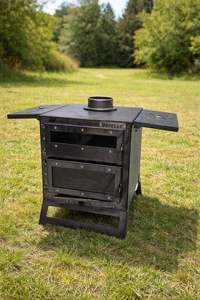 Estufa de Leña Portátil Dorello de Aluminio Fundido con Doble Compartimento de Horno y Estantes Laterales para Uso en Villas - Product Image 1