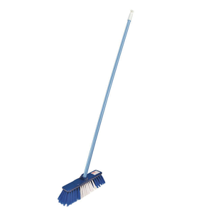 Balai d'angle professionnel pour sols avec tête en PP écologique fabriqué en Turquie, brosse de balayage pour extérieur et patio - Product Image 1