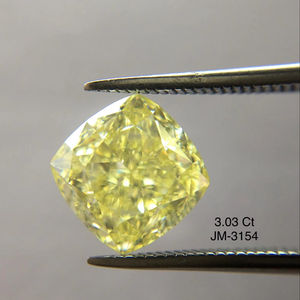 Coussin brillant certifié GIA jaune intense de haute qualité coupe 1.51 carat VS1 clarté diamants en vrac naturels de l'Inde OEM - Product Image 1