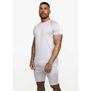 ชุดกีฬาสำหรับผู้ชายกางเกงขาสั้นผ้าฟลีซสเวตเตอร์สำหรับวิ่งจ๊อกกิ้งผ้าคอตตอนคอกลมพิมพ์โลโก้ได้ตามต้องการฤดูร้อน - Product Image 1