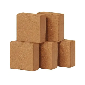 Paquete de bloques de turba de coco de 5kg de primera calidad al por mayor, embalaje para viveros e invernaderos, bloques de turba de coco de 5kg de primera calidad - Product Image 1