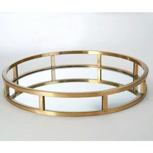 Bandeja de Metal Hecha a Mano, Duradera y Decorativa, para Servir en el Hogar, Cocina, Comedor y como Regalo - Product Image 1