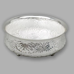 Hermoso Tazón Decorativo Plateado Hecho a Mano, Centro de Mesa para Comedor, Sala de Estar y Decoración Diaria del Hogar - Product Image 1