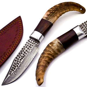 Couteau de chasse fait main au design magnifique personnalisé OEM avec mitre en acier manche en bois de rose et corne de bélier couteau de camping - Product Image 1