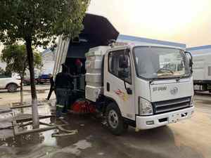 Camión de Barrido y Lavado de Carreteras a Precio Competitivo con Tanque de Agua y Tanque de Basura para una Limpieza Eficiente de Carreteras Urbanas - Product Image 2