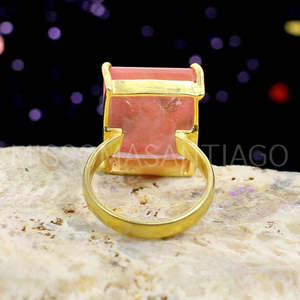 Anillo fino chapado en oro para hombre con cristal craquelado de cereza y bisel de corte de jade, joyería de moda de perlas para bodas - Product Image 3