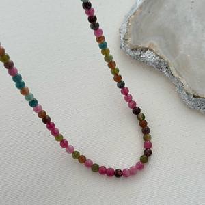 Collar de cadena de acero inoxidable bohemio ajustable para mujer, joyería de agua dulce, cuentas de piedra Natural coloridas, patrón de bola de corazón - Product Image 1