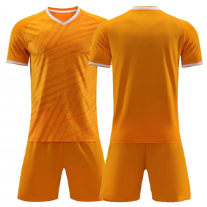 Maillot personnalisé pas cher qualité hommes Football uniforme Sportswear Football uniforme respirant et confortable disponible en plusieurs couleurs - Product Image 5