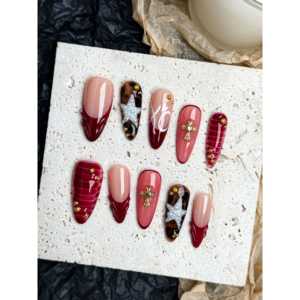 Uñas Postizas Color Borgoña con Diseño Cruzado - Product Image 2