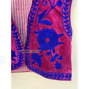 Abrigo de invierno unisex, chaleco de terciopelo de algodón bordado Suzani, chaleco transpirable para fiesta, cinturón bordado a mano, diseño de apliques - Product Image 4