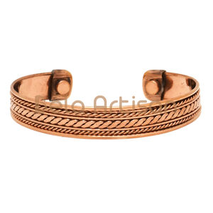 Bracelet en cuivre Manchette large antique avec beau design et fermoir magnétique Bela Artisan - Product Image 1
