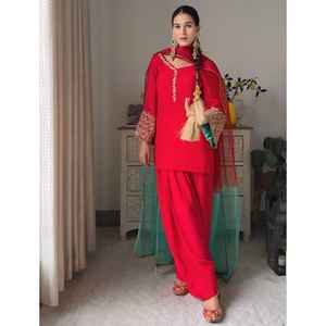NUEVO SALWAR KAMEEZ MODERNO DEGNER PARA FIESTAS CON DUPPATA ELEGANTE Y TRABAJO DE BORDADO - Product Image 1