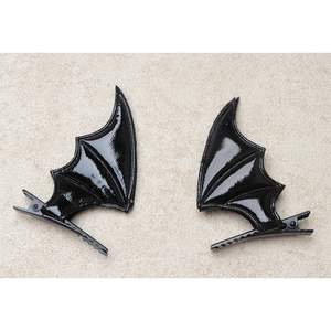 Sowaka Fermagli per Capelli a Forma di Ali di Pipistrello Neri Stile Gotico Diavoloso Accessori Horror di Halloween per Donne Clip in Metallo 6,5 X 4 Cm - Product Image 4