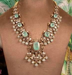 Conjunto de collar de circonia elegante chapado en oro hecho a mano de lujo de 24 quilates de alta calidad en cuentas verde menta hermoso y sofisticado - Product Image 2