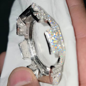 Reloj G-Shock con Bisel de Diamantes, Caja Cuadrada de Resina, Correa de Cuero, Esfera de Cristal, Analógico y Moderno - Product Image 3