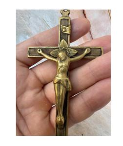 Crucifix mural en laiton et en bois de style vintage, décoration religieuse chrétienne pour l'église et la maison - Product Image 5