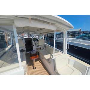 Bateau à moteur hors-bord en fibre de verre Mjm 35 2023 d'occasion 500HP 10,5m - Product Image 3