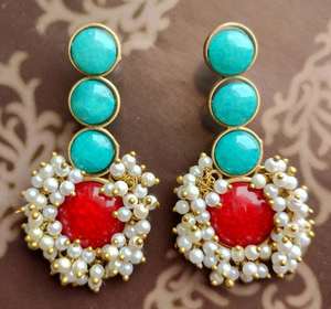 Últimos pendientes colgantes de trabajo Mogra de perla de piedra de resina de Metal de latón ligero contemporáneo para mujer diseño fresco único - Product Image 3